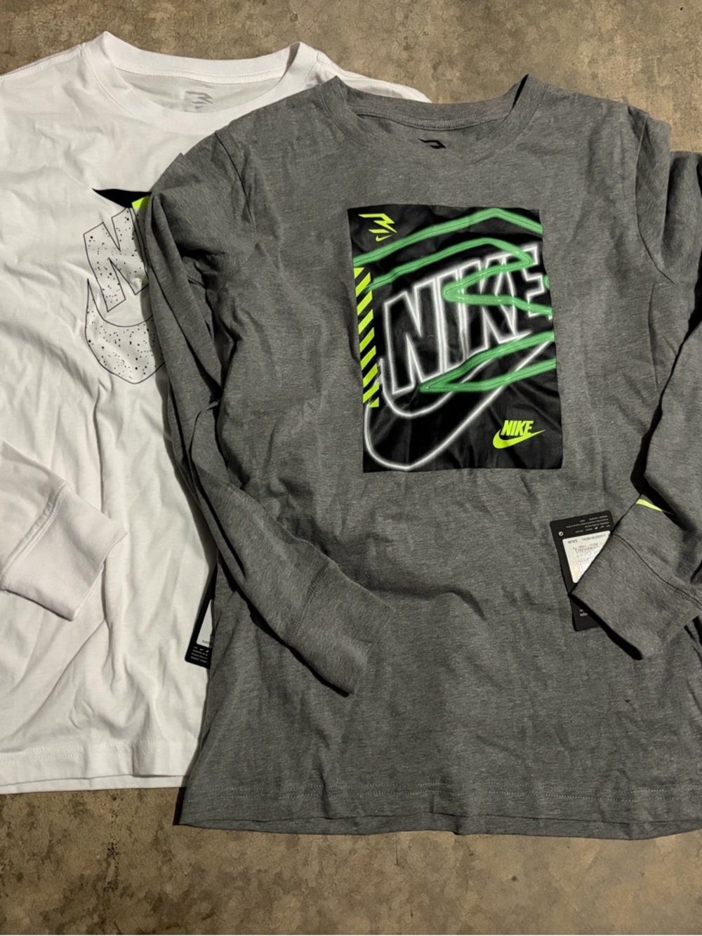 Set of Nike Long Sleeve Teea